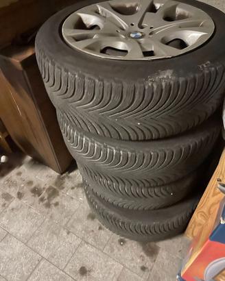 4 cerchi originali BMW con gomme invernali