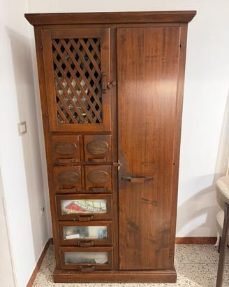 Credenza in legno massello color noce con cassetti