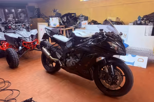 Kawasaki ninja zx6r