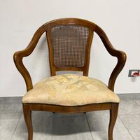 sedia vinatge in legno con cuscino