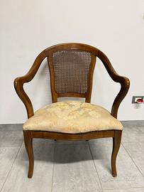 sedia vinatge in legno con cuscino