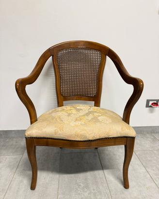 sedia vinatge in legno con cuscino