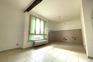 2 LOCALI A SCANDIANO