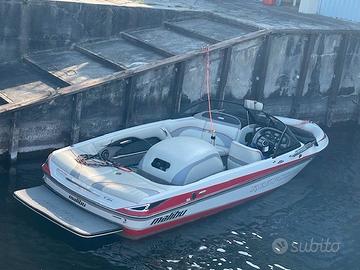 Motoscafo sci nautico