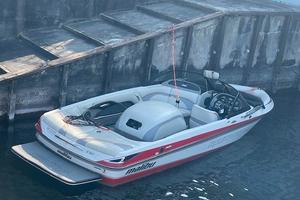 Motoscafo sci nautico