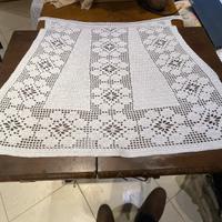 Grembiule da cucina realizzato ad uncinetto