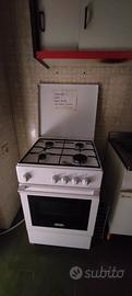 Cucina a gas usata pochissimo con forno