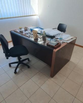 scrivania ufficio
