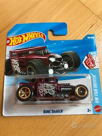 Hot Wheels Bone Shaker red