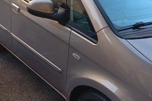 auto perfetta pari al nuovo