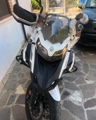 Benelli TRK 500