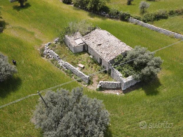 Casale con terreno annesso Zona Balata