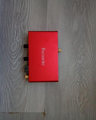 Set Focusrite Scarlett Solo Studio+Asta da tavolo 