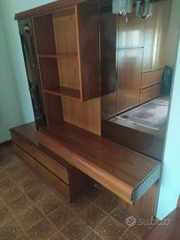 mobile con specchiera