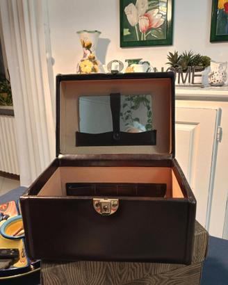 Beauty case vintage rigido marrone con specchio