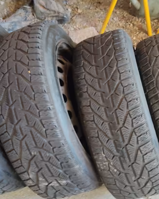 4 gomme invernali con cerchione 195/55 R16 87H