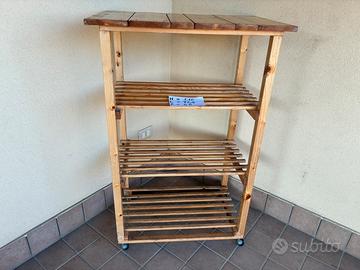 Mobiletto in legno