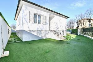 Villa di 210 m² con più di 5 locali a Rho