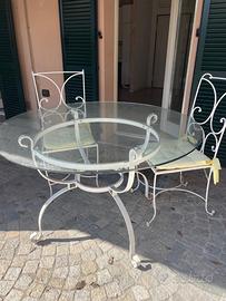 Tavolo in ferro con base in vetro