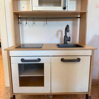 Cucina giocattolo Ikea in legno più accessori