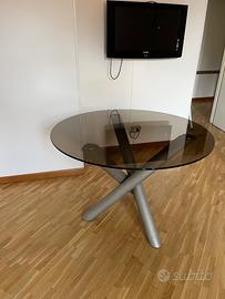 Tavolo moderno