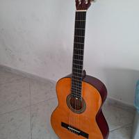 Chitarra classica con custodia