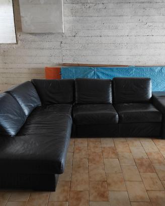 Divano in pelle nero