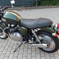 Triumph thruxthon 900