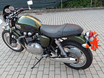 Triumph thruxthon 900