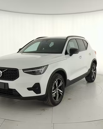 VOLVO XC40 2.0 b3 Plus Dark auto