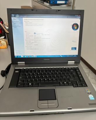 Pc Toshiba satellite Pro. Windows 7 professional