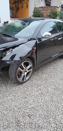 Alfa Mito incidentata