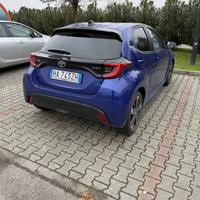Toyota Yaris lounge 4 serie 130 cv hibrid