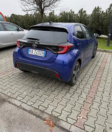 Toyota Yaris lounge 4 serie 130 cv hibrid