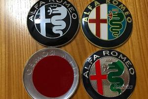 Coppia stemmi fregi alfa romeo