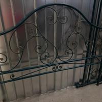 Letto in ferro battuto con doghe