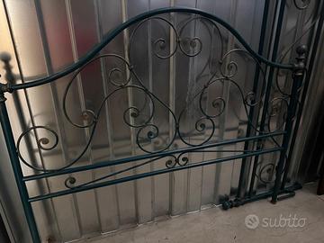 Letto in ferro battuto con doghe