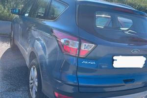 FORD KUGA 1,5 BENZINA
