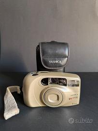 Fotocamera a pellicola Yashica EZ
