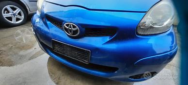 TOYOTA AYGO 2005 - PARAURTI ANTERIORE