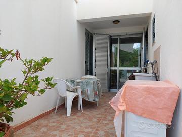 SUL MARE Monolocale climatizz-lavatrice-posto auto