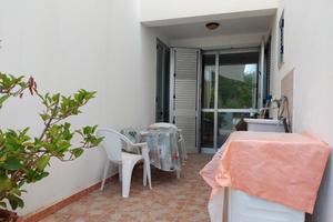 SUL MARE Monolocale climatizz-lavatrice-posto auto