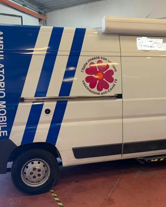 Ambulanza ambulatorio mobile (solo allestimento)
