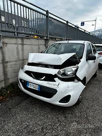 Nissan Micra K13 incidentata