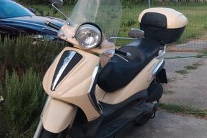 Beverly Tourer 250 