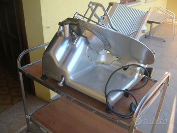 Affettatrice OMAS lama diametro 330 mm. volt 220
