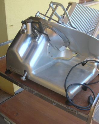 Affettatrice OMAS lama diametro 330 mm. volt 220