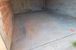 GARAGE A MANERBIO