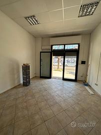 Locale commerciale in via Sardegna