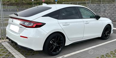 Honda Civic 2.0 full hybrid 184 cv